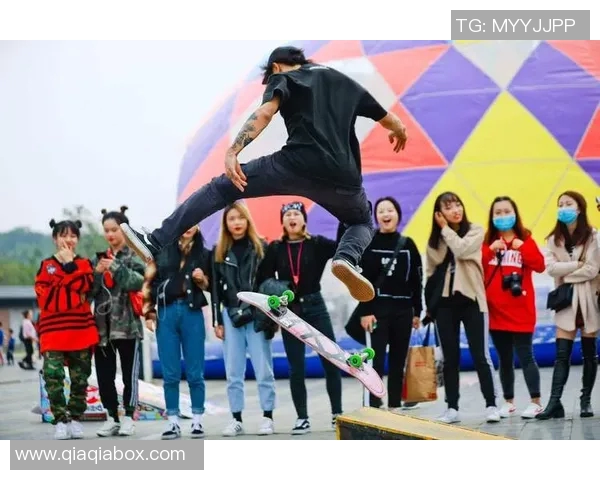 成都极限运动队以94分领跑世界街舞大赛积分榜展现实力与风采 成都极限运动队以94分领跑世界街舞大赛积分榜展现实力与风采