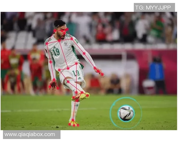 足球明星进场时背包造型大揭秘时尚与运动的完美结合 足球明星进场时背包造型大揭秘时尚与运动的完美结合